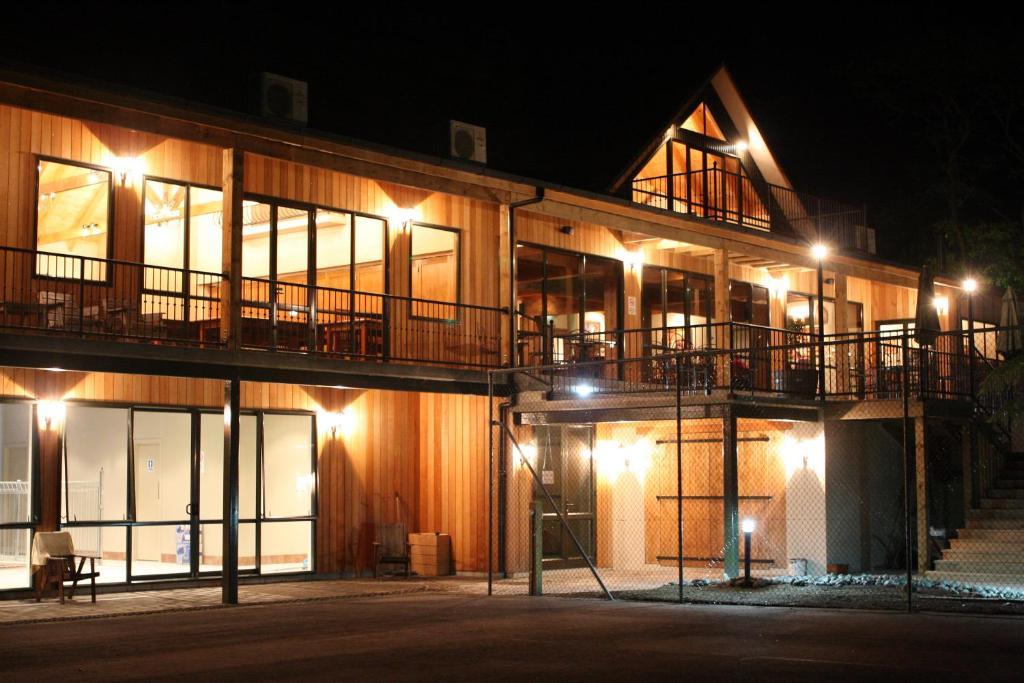 Oreti Village Resort Turangi Eksteriør bilde